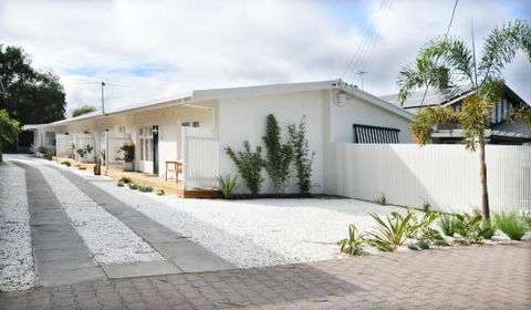 Pine At Arlos Refined Luxury In Glenelg - eAccommodation 6