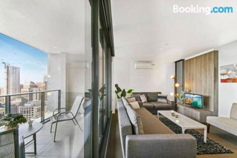 An Exquisite 2BR Apt With Stunning City Views - eAccommodation 2