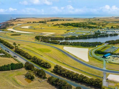 Waikiki Views - eAccommodation 1