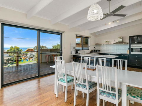 Waikiki Views - eAccommodation 3