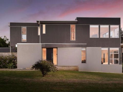 Waikiki Dream - eAccommodation 1