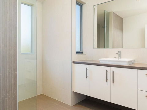 Waikiki Dream - eAccommodation 6