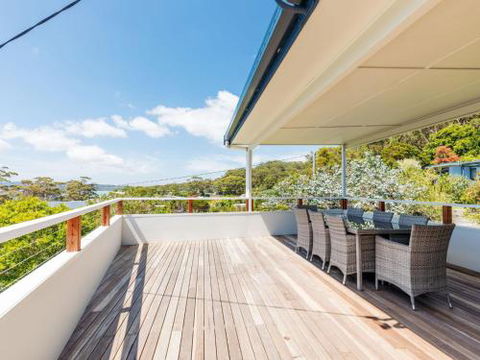 Unwind At Hyams Beach 4pm Check Out Sundays - eAccommodation 0