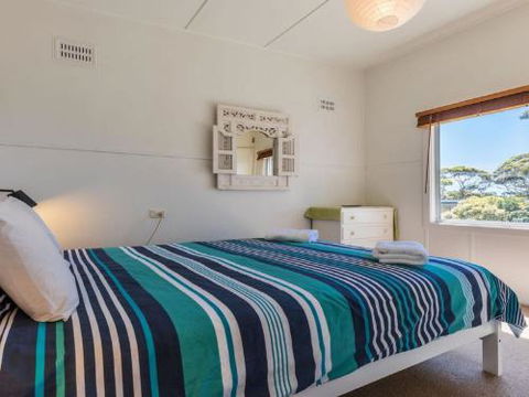 Unwind At Hyams Beach 4pm Check Out Sundays - eAccommodation 3