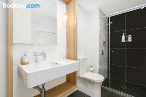 Cozy Homely Apartment CBR Central - eAccommodation 6