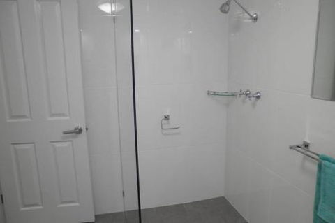 Almonta Apartments On The Water Front - eAccommodation 6