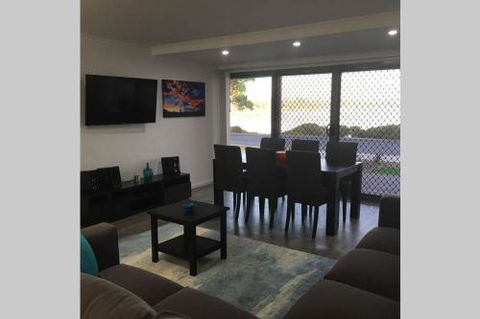 Almonta Apartments On The Water Front - eAccommodation 2