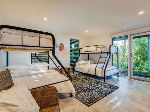 Aqua Pure At Hyams Beach 4pm Check Out Sundays - eAccommodation 6