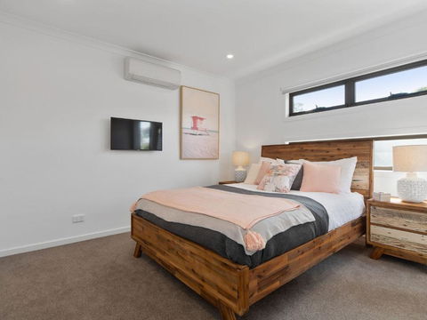 Rosebud Beachside Gem - eAccommodation 4