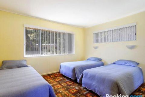 Perrumba Street Cottage - eAccommodation 0