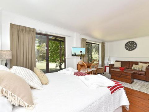 Olive Grove Studio 1 - eAccommodation 0