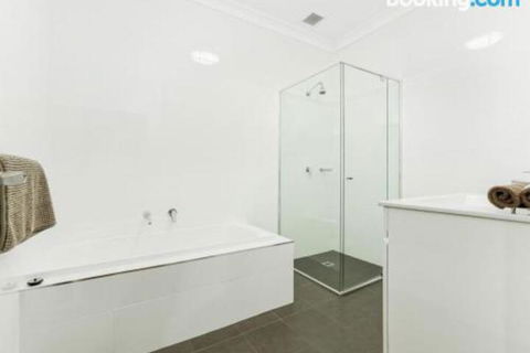 SURF BEACH DREAMS Kiama & Surrounds 4pm Check Out Sundays - eAccommodation 5