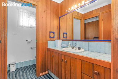 Stingray Shores Your Riverside Escape - eAccommodation 6