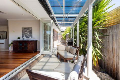 Rosebud Seaside Accommodation - eAccommodation 3