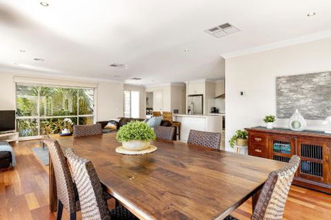Rosebud Seaside Accommodation - eAccommodation 0