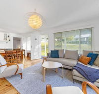 MOBYS at HYAMS Hyams Beach 4pm check out Sundays - eAccommodation