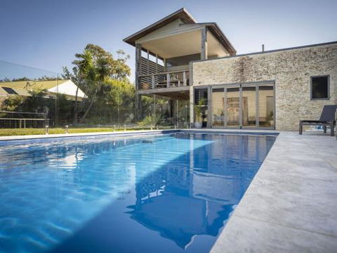 ARALUEN HOUSE Werri Beach 4pm Check Out Sundays - eAccommodation 0