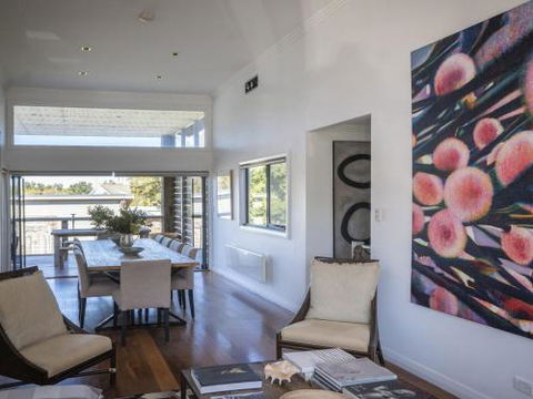 ARALUEN HOUSE Werri Beach 4pm Check Out Sundays - eAccommodation 3