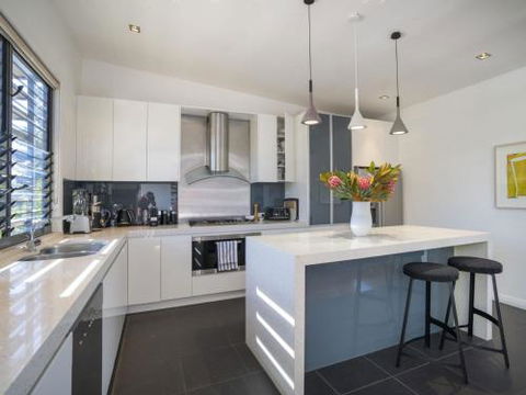 ARALUEN HOUSE Werri Beach 4pm Check Out Sundays - eAccommodation 6