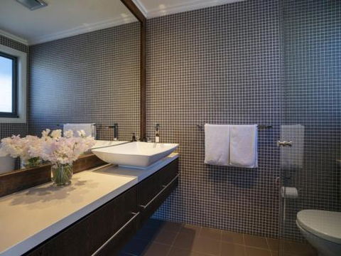 ARALUEN HOUSE Werri Beach 4pm Check Out Sundays - eAccommodation 4