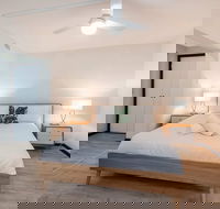 Comfortable Living Space Close to Foreshore  Cbd - eAccommodation