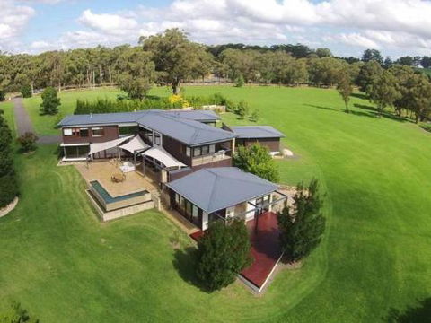 ALPINE LODGE Alpine Southern Highlands 4pm Check Out Sundays - eAccommodation 4