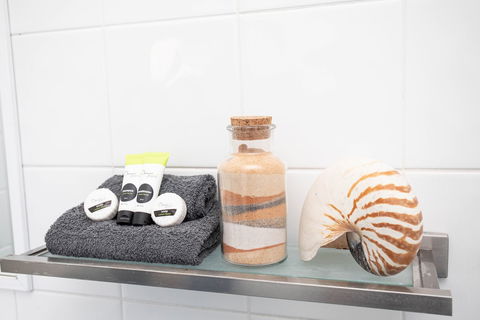 Airlie Sun & Sand Accommodation 2 - eAccommodation 6
