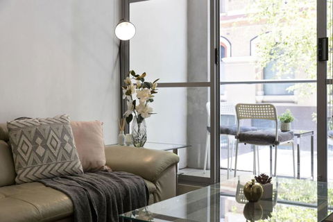 A Cozy & Modern Studio Next To Darling Harbour - eAccommodation 3