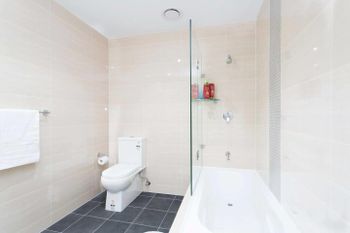 Executive Designer Apartment With Pool + Parking - eAccommodation 6