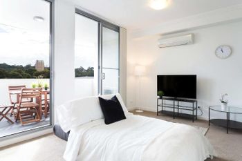 Executive Designer Apartment With Pool + Parking - eAccommodation 4