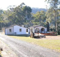 Quiet Rural Retreat with Spa - eAccommodation