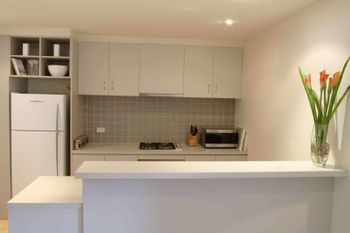 Executive Elwood Apartment - eAccommodation 1
