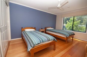 Holiday Makers - eAccommodation 0