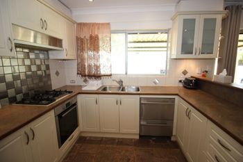 Swan View Family Home - eAccommodation 6