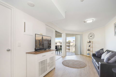 Alex Beach Resort 412 - eAccommodation 1
