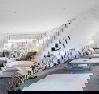 Lots Love Life Garden View Amazing Five Bedrooms - eAccommodation