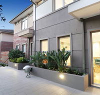 Kew Luxurious Townhouse - eAccommodation