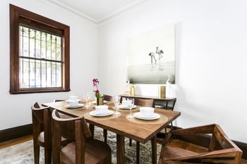 Spacious 3 Bedroom Minutes To CBD - eAccommodation 3