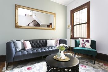 Spacious 3 Bedroom Minutes To CBD - eAccommodation 5