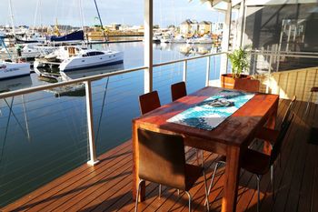 Waters Edge - eAccommodation 0