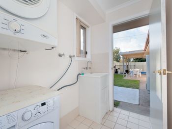 Seaclusion 2 2 Margaret Street - eAccommodation 5
