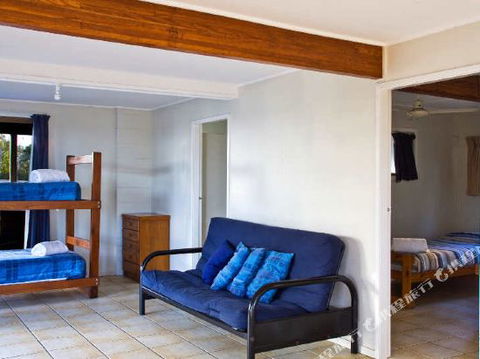 1770 Beach Accommodation Elliot Lodge - eAccommodation 4