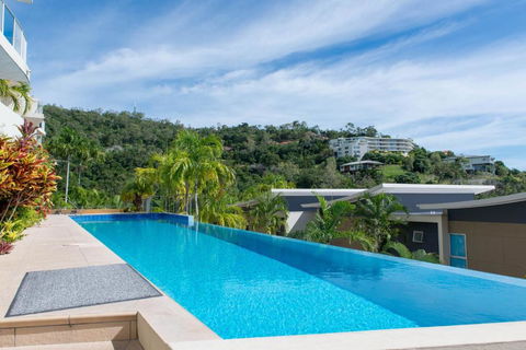 Azure Seas Executive Airlie Beach - eAccommodation 3