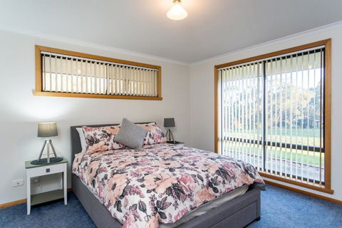 Acton Park Holiday Units - eAccommodation 4