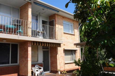 Glenelg Holiday Apartments The Broadway - eAccommodation 5