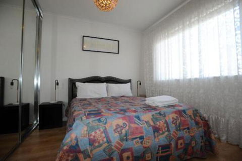 Glenelg Holiday Apartments The Broadway - eAccommodation 3