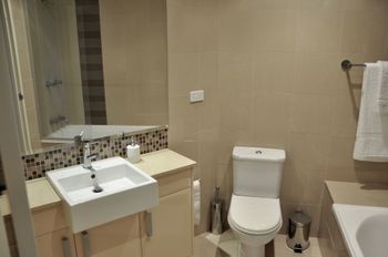 Luxury Beach Escape 90mins From Sydney - eAccommodation 3