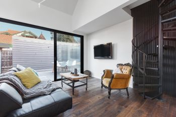 Architects Urban Retreat In Malvern - eAccommodation 0