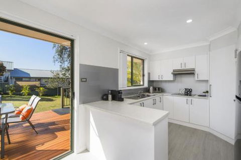 Right At Home In Bonny Hills - eAccommodation 1