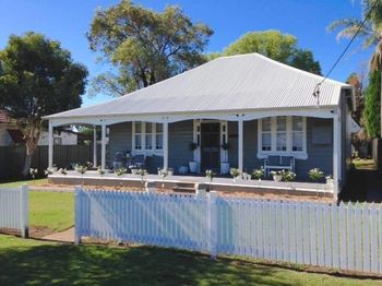 Edgeworth Street Manor - eAccommodation 0